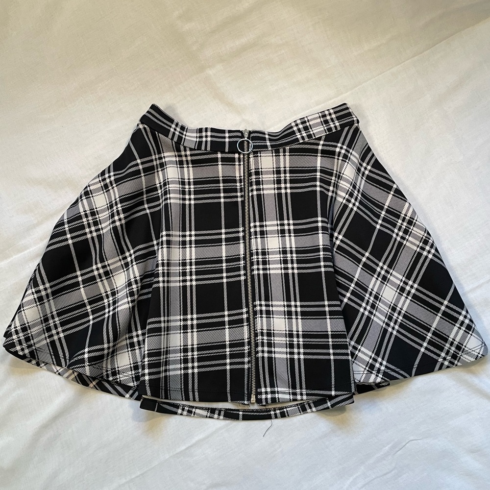 Hot topic plaid zip up skater skirt with pockets